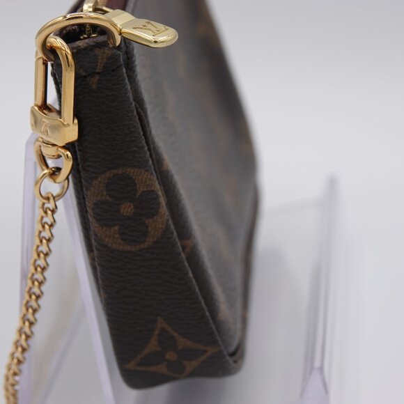 Louis Vuitton Monogram Mini Pochette Accessories - Picture 4 of 10